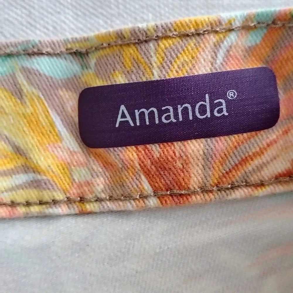 Gloria Vanderbilt Womens SZ 18W Amanda Capri Pants Multicolor Tropical Floral